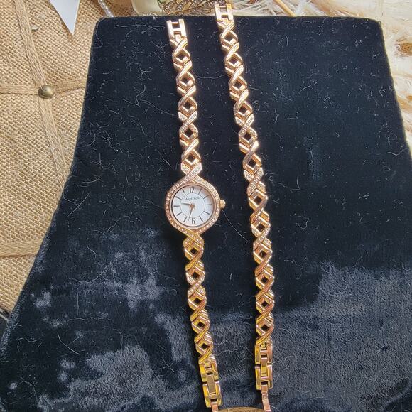 Armitron Womens Quartz Watch Gold Crystal Dress Watch Set Gift for Her - Picture 13 of 14